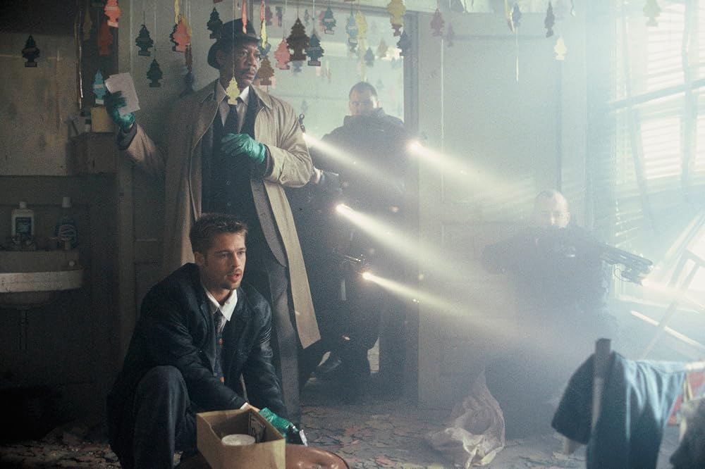 Seven Film İncelemesi Arakat Mag 30 Yıl Özel IMAX salonlarda gösterimde Brad Pitt David Fincher Morgan Freeman