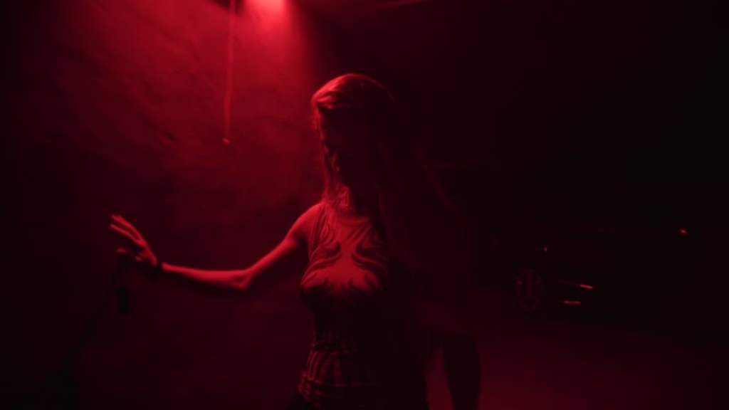 Mond Moon Ay Film İncelemesi Arakat Mag İstanbul Film Festivali Kurdwin Ayub Florentina Holzinger Celina Sarhan Andria Tayeh