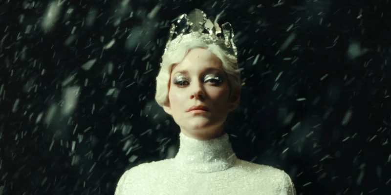 The Ice Tower Film İncelemesi Arakat Mag Buzlar Kraliçesi İstanbul Film Festivali La Tour De Glace Lucile Hadzihalilovic Geoff Cox Alente Kavaite Marion Cotillard Gaspar Noe August Diehl