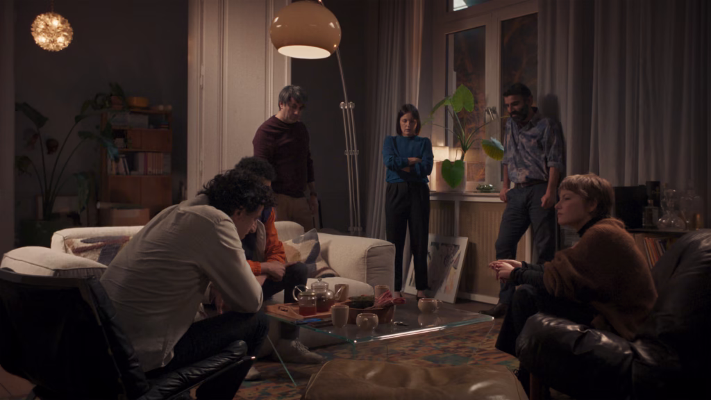 Histeri Hysteria Film İncelemesi Arakat Mag Mehmet Akif Büyükatalay 2025 Devrim Lingnau Mehdi Meskar Serkan Kaya Mubi 44 İstanbul Film Festivali Chantier Films