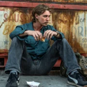 Caught Stealing Film İncelemesi 2025 Arakat Mag Suçüstü Filmi Darren Aronofsky Austin Butler Bad Bunny Zoe Kravitz Matt Smith TME Filmleri
