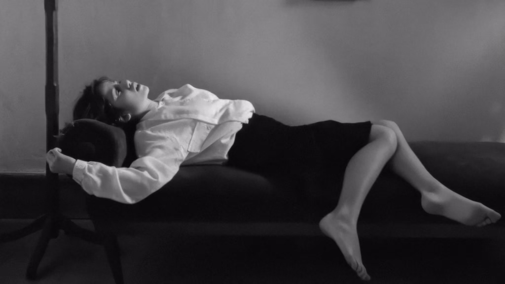 A Ay Film İncelemesi Arakat Mag 1988 MUBI Türkiye Yeni Restorasyon Reha Erdem Yeşim Tozan Gülsen Tuncer Nurinisa Yıldırım