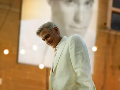 Jay Kelly Film İncelemesi Arakat Mag 2025 Filmekimi Netflix Noah Baumbach George Clooney Adam Sandler Laura Dern