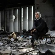 Put Your Soul on Your Hand and Walk Film İnceleme Arakat Mag 2025 Filmekimi Sepideh Farsi Fatima Hassouna