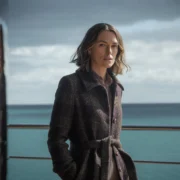 The Woman in Cabin 10 Film İncelemesi Arakat Mag 2025 Netflix Simon Stone Keira Knightley Guy Pearce David Ajala