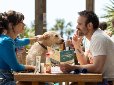 Merv Film İncelemesi Arakat Mag 2025 Jessica Swale Zooey Deschanel Charlie Cox Ellyn Jameson Prime Video