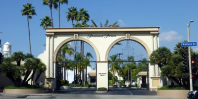 Paramount, Warner Bros Birleşmesi İçin Sinemalara Söz Verdi