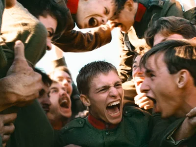 Coward-Film-Incelemesi-Arakat-Mag-2026-Bir-Film-Lukas-Dhont-Emmanuel-Macchia-Valentin-Campagne-Jef-Jacobs-Willem-De-Schryver